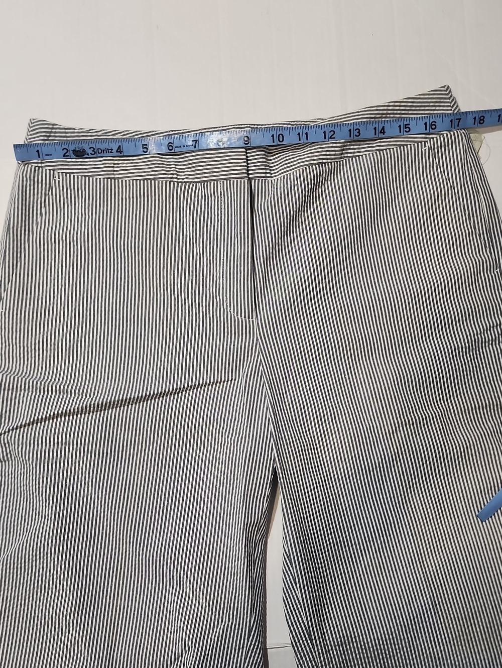 Liz Claiborne Striped Straight Leg Pants. Size 12 - Picture 8 of 8